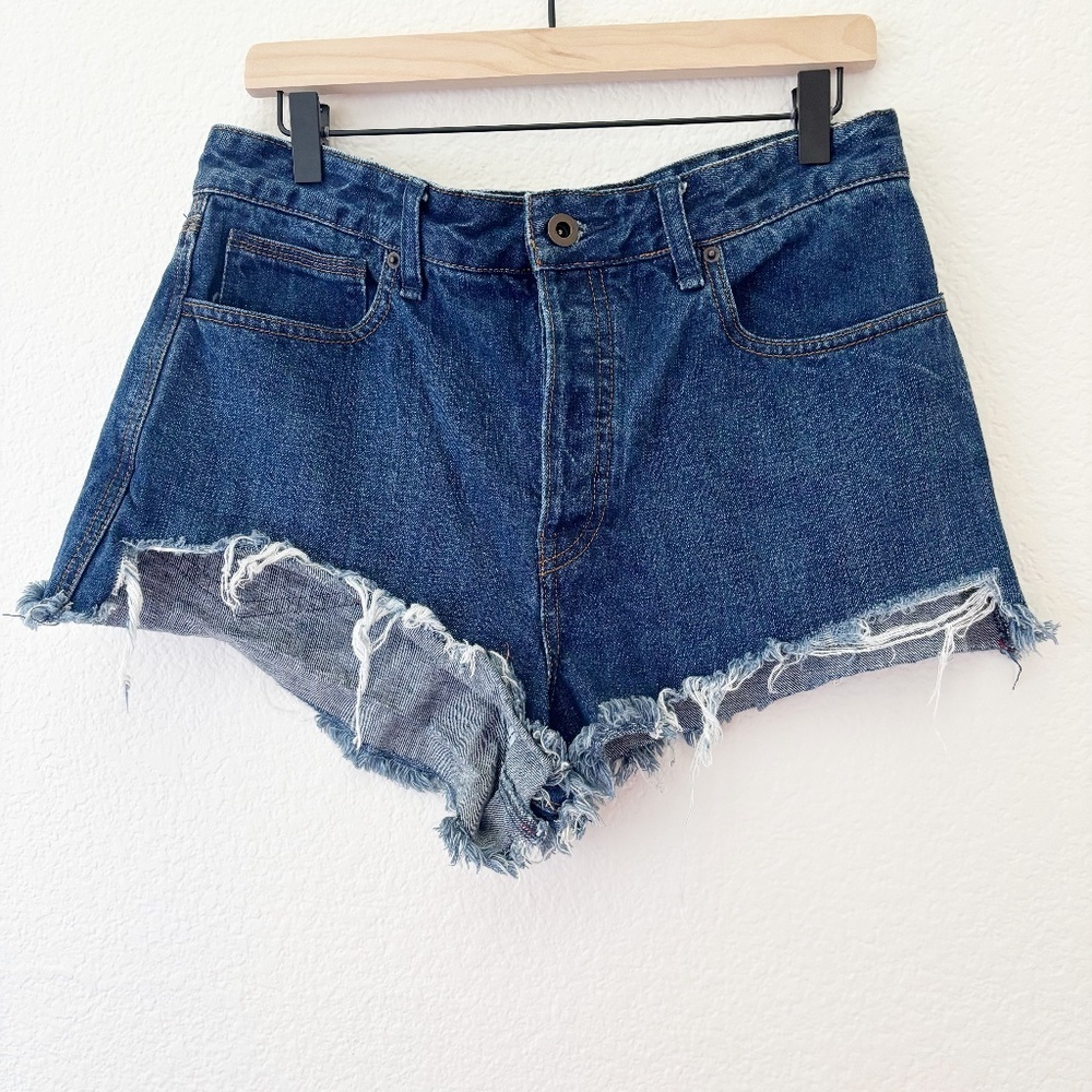 Free People Logan cutoff‎ denim shorts Size 31